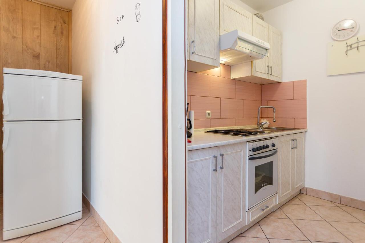 Apartment Dragica Krk Town Eksteriør billede