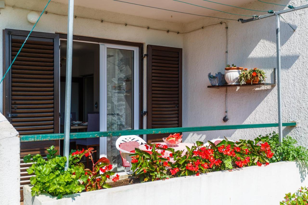 Apartment Dragica Krk Town Eksteriør billede