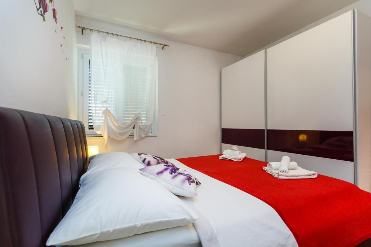 Apartment Dragica Krk Town Eksteriør billede