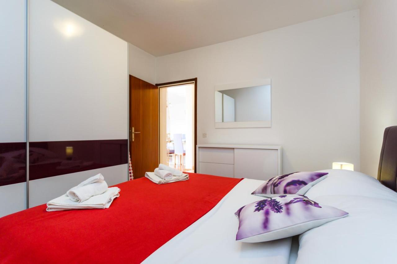 Apartment Dragica Krk Town Eksteriør billede