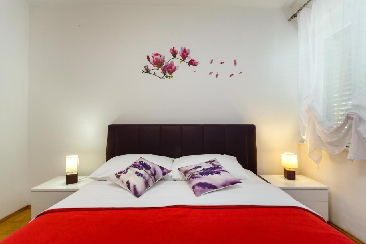 Apartment Dragica Krk Town Eksteriør billede