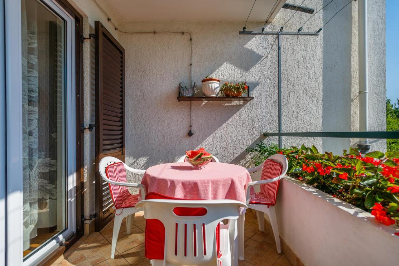 Apartment Dragica Krk Town Eksteriør billede