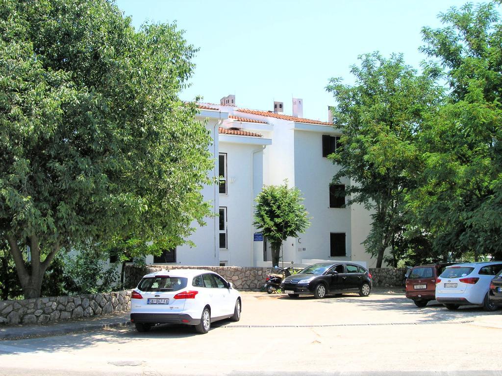 Apartment Dragica Krk Town Eksteriør billede
